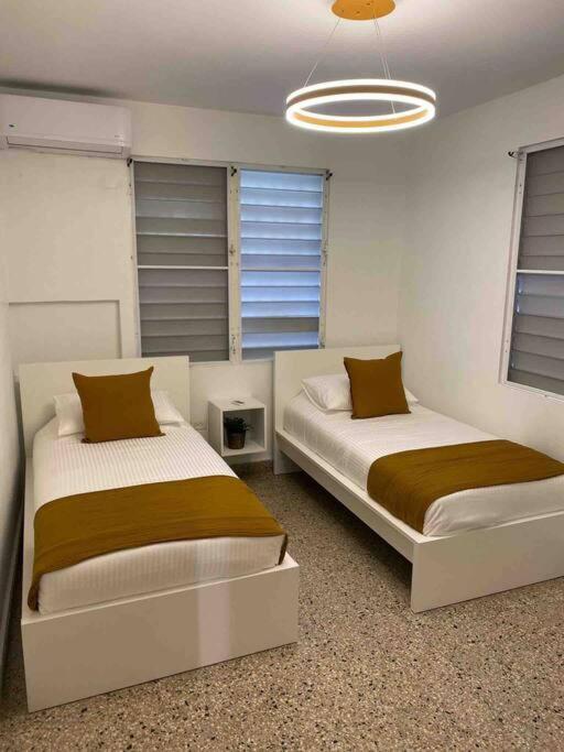 3 Bd By Airport El Yunque Walk To The Beach سان خوان المظهر الخارجي الصورة