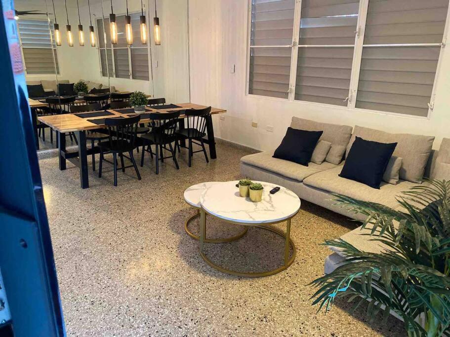 3 Bd By Airport El Yunque Walk To The Beach سان خوان المظهر الخارجي الصورة